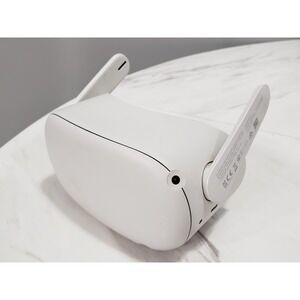 INCOMPLETE Oculus Quest 2 64GB KW49CM Headset Only POWERS ON